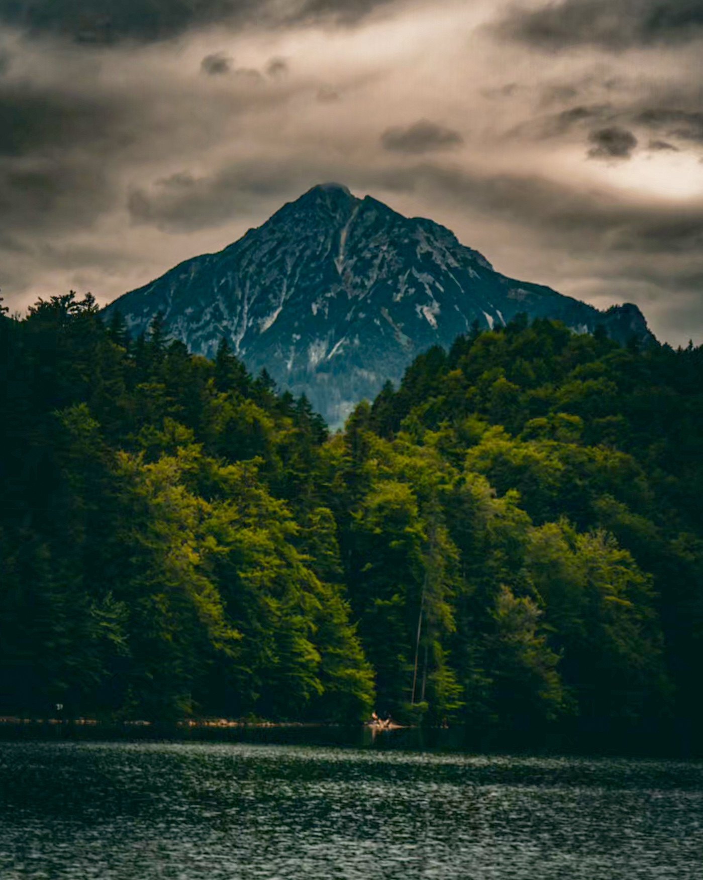 Gipfel über dem See
